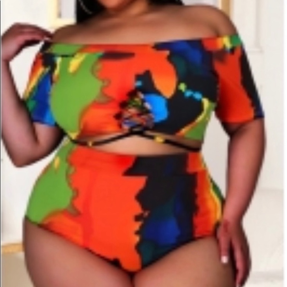 Plus size bathing suit - Picture 2 of 3